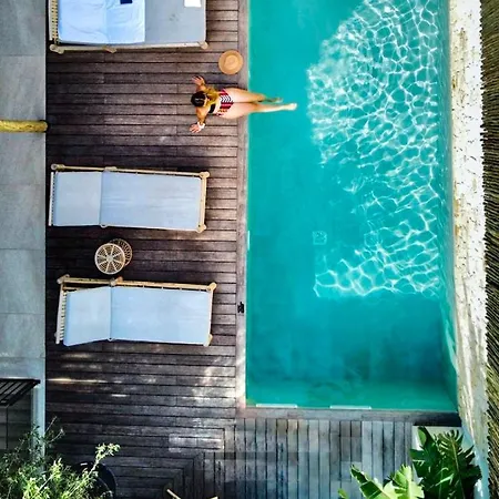 S'estancia Hotel