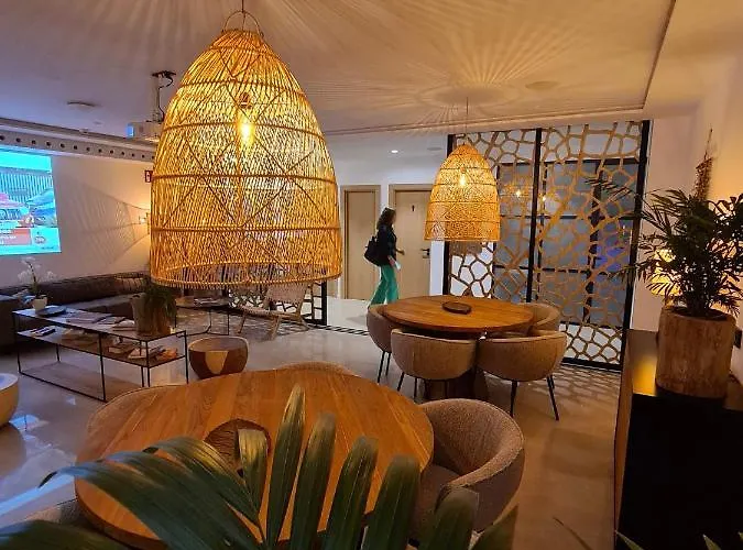 فندق S'estancia 4*