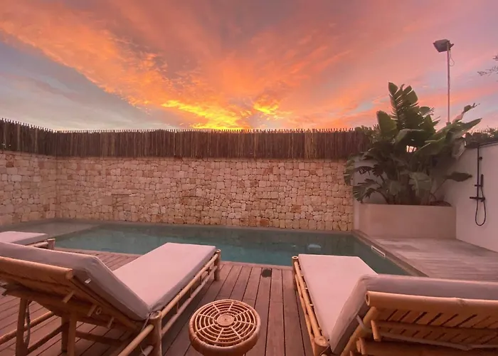 S'estancia إيز ميركاذال