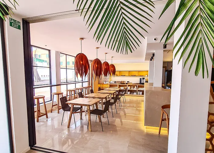 S'estancia إيز ميركاذال