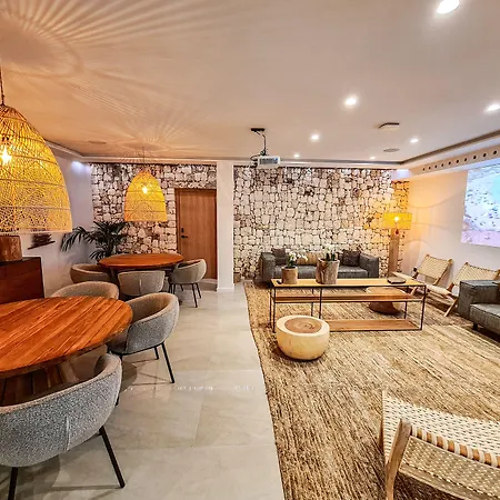 S'estancia Ξενοδοχείο 4*