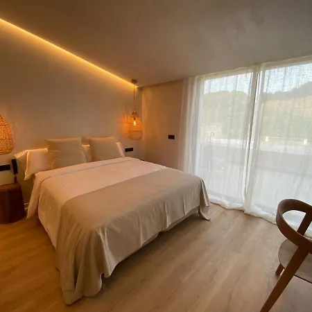 Hotel S'estancia Es Mercadal